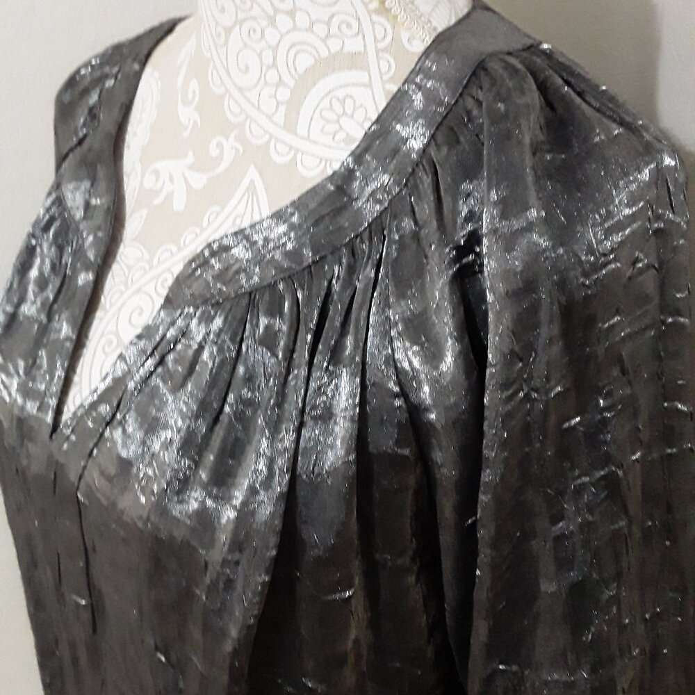 Avenue metallic silver tunic/top size 18/20